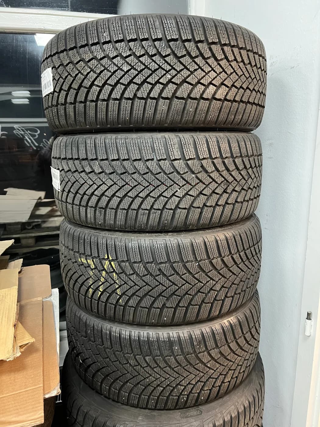 Bridgestone 225/40r18 téli