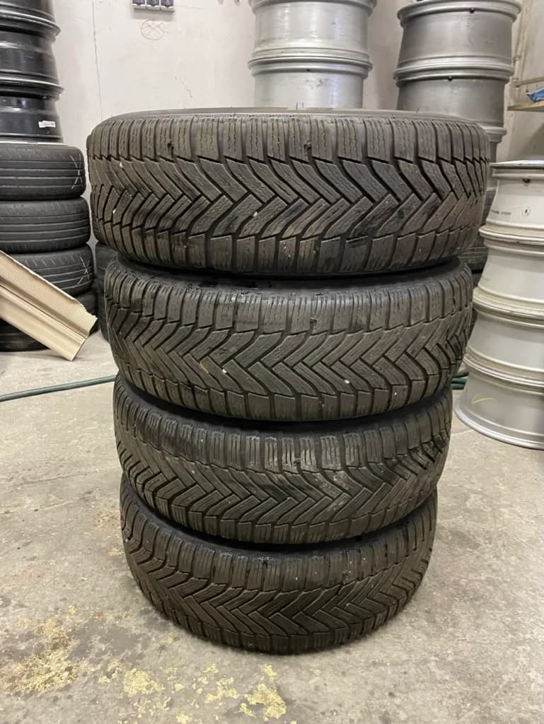 Michelin 215/60r17 téli